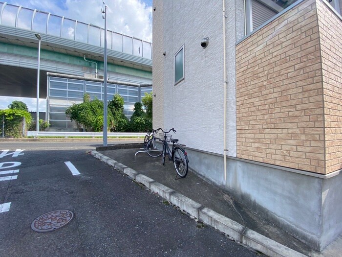 駐輪場 ヴィータ+N