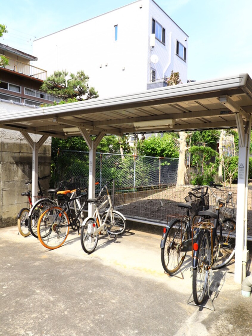 駐輪場 ピエ・タ・テール本山