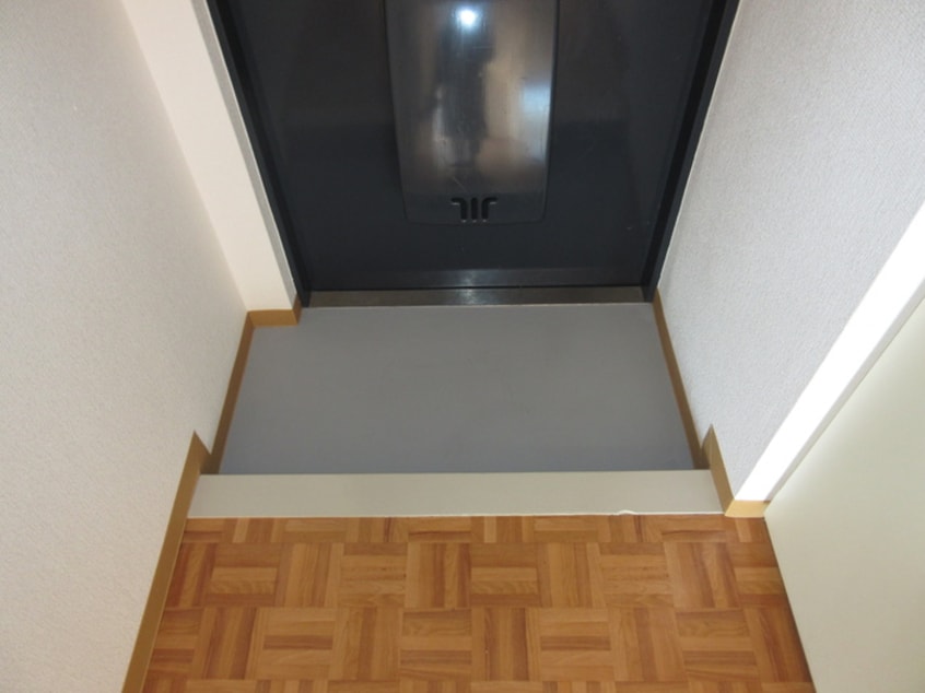 玄関 八晃ビル