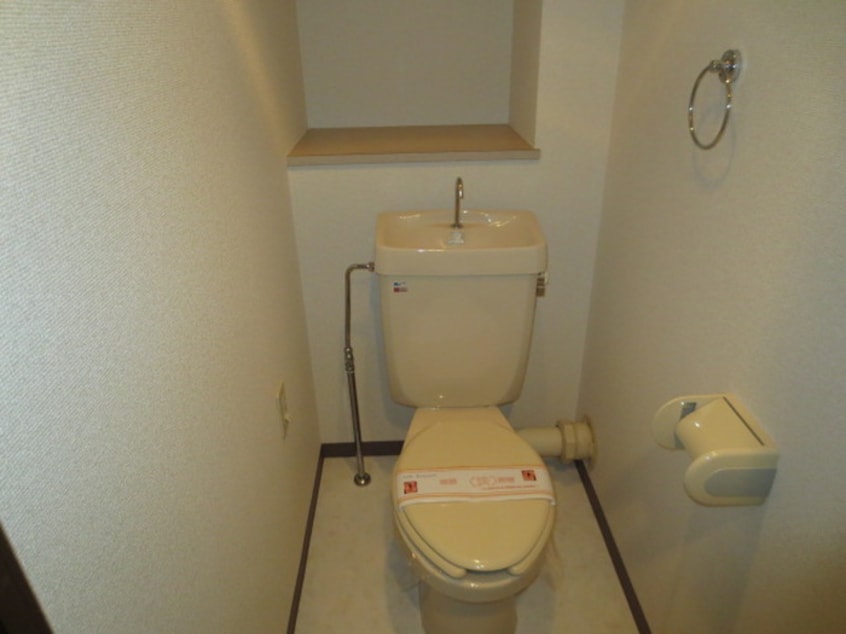 トイレ クレセント丸の内