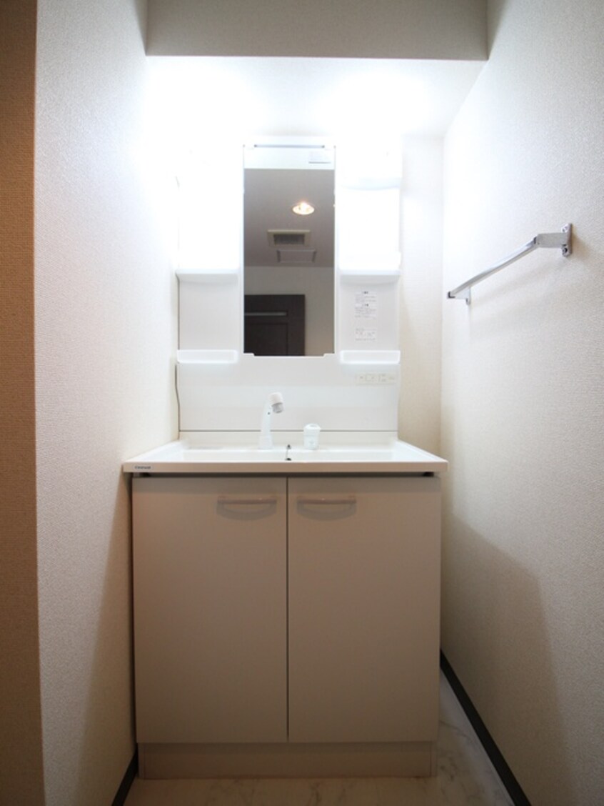 洗面 クレセント丸の内