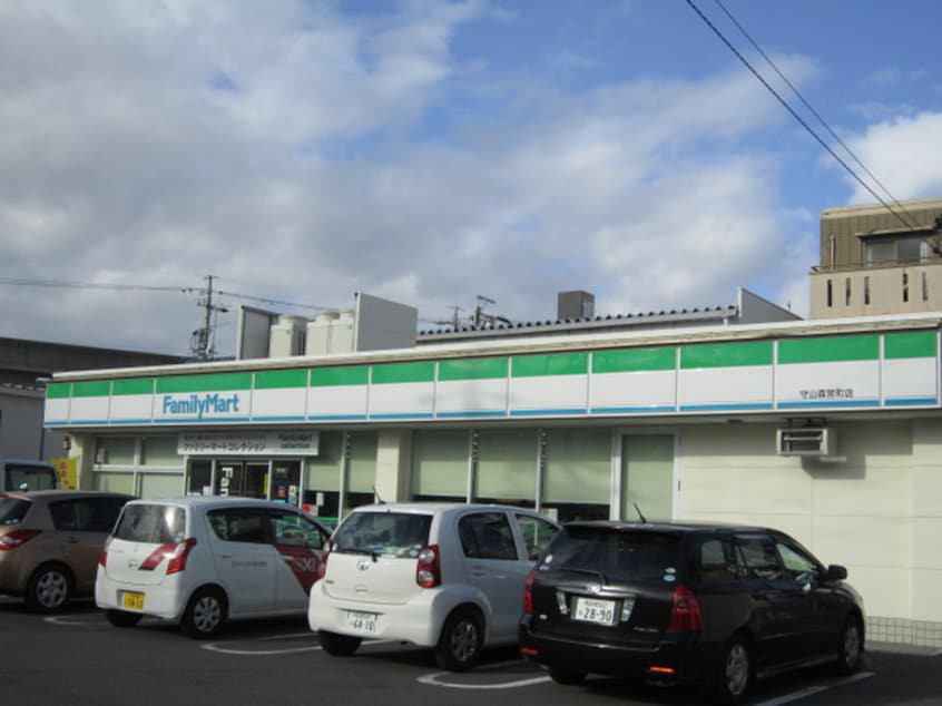 ファミリーマート森宮町店(コンビニ)まで700m フロレスタ　Ａ棟