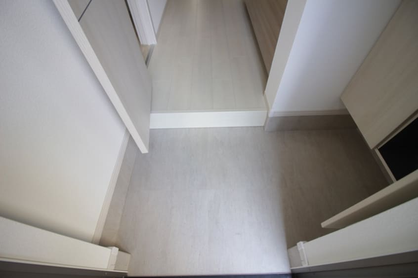 玄関 ポートパレス東海通