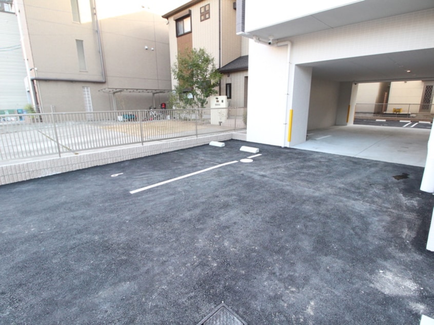 駐車場 スレンダウェルステージ