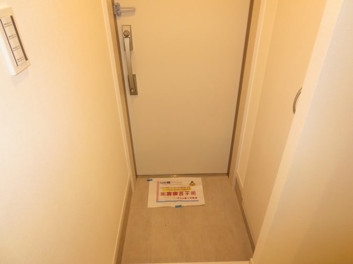 玄関 ゼオ志賀本通