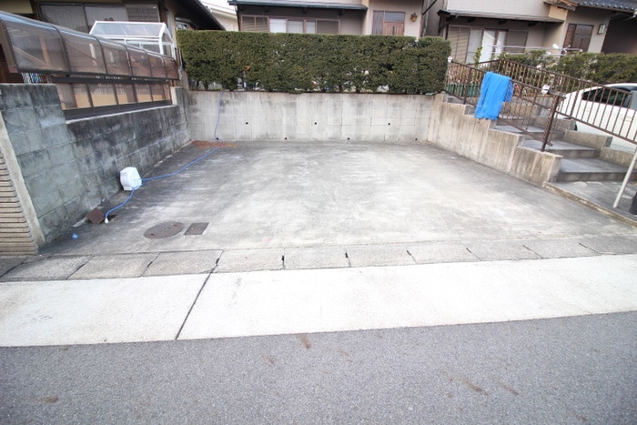 駐車場 勢子坊鈴木貸家