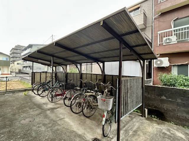 駐輪場 日比野ハイツ