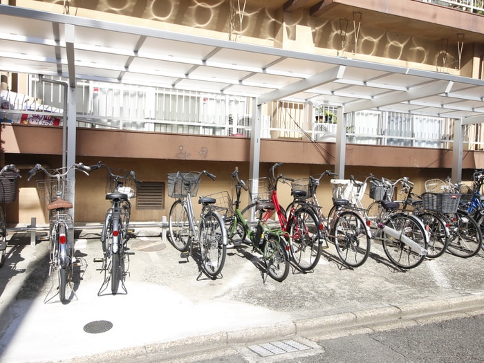 駐輪場 コート八家