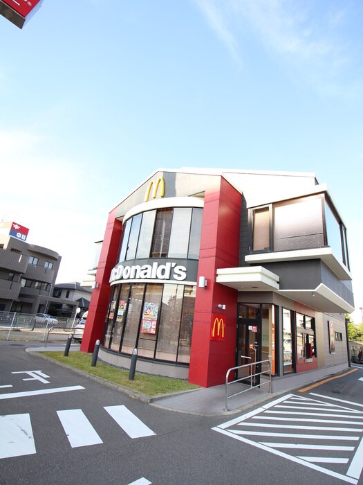 マクドナルド(コンビニ)まで136m シャルマン・サリ十番町