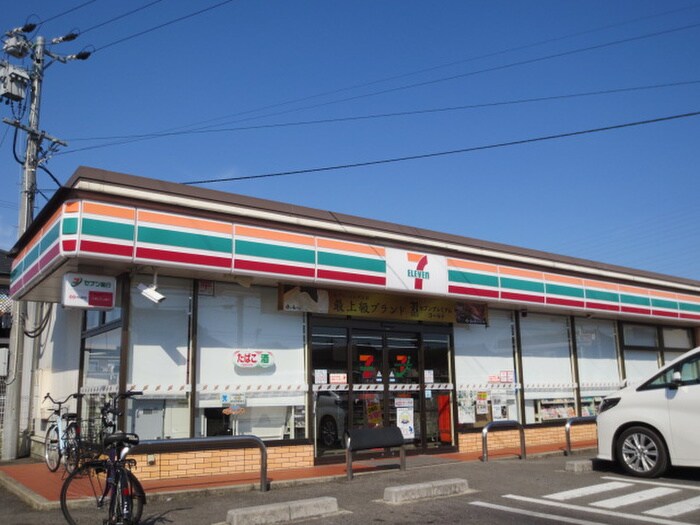 セブンイレブン江南前飛保町店(コンビニ)まで400m フラワ－パ－クＡ棟