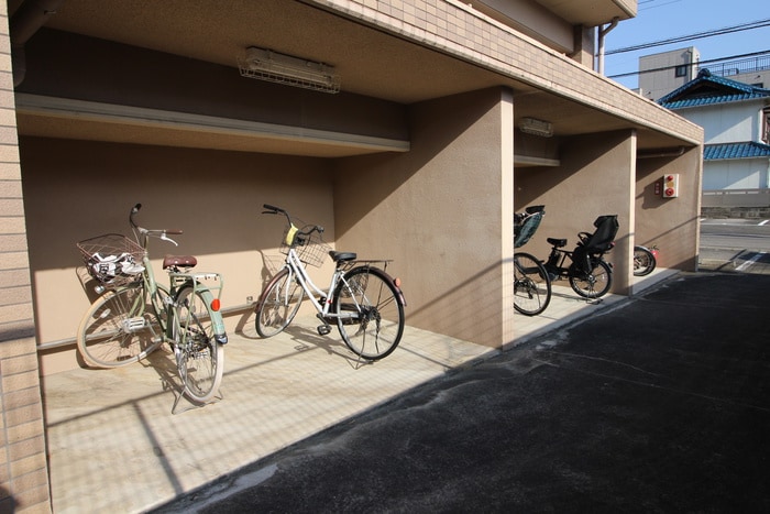 駐輪場 クレセントヒルズ