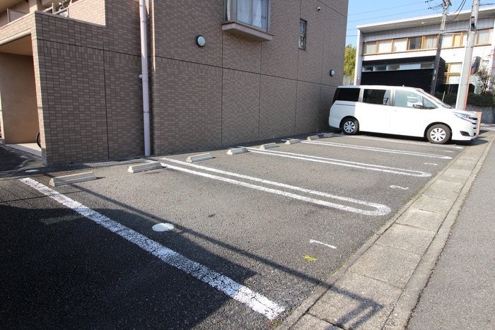 駐車場 クレセントヒルズ