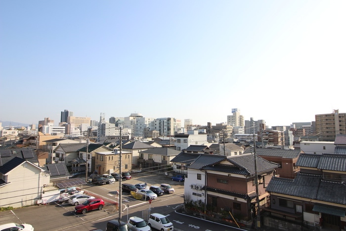 室内からの展望 クレセントヒルズ