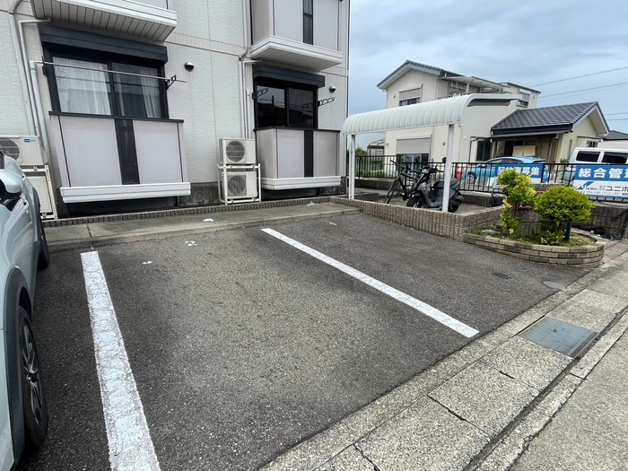 駐車場 ラ・シャンブル平和が丘
