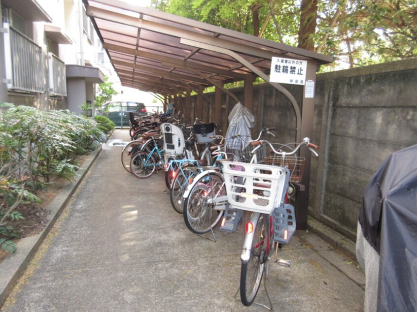 駐輪場 仲田苑