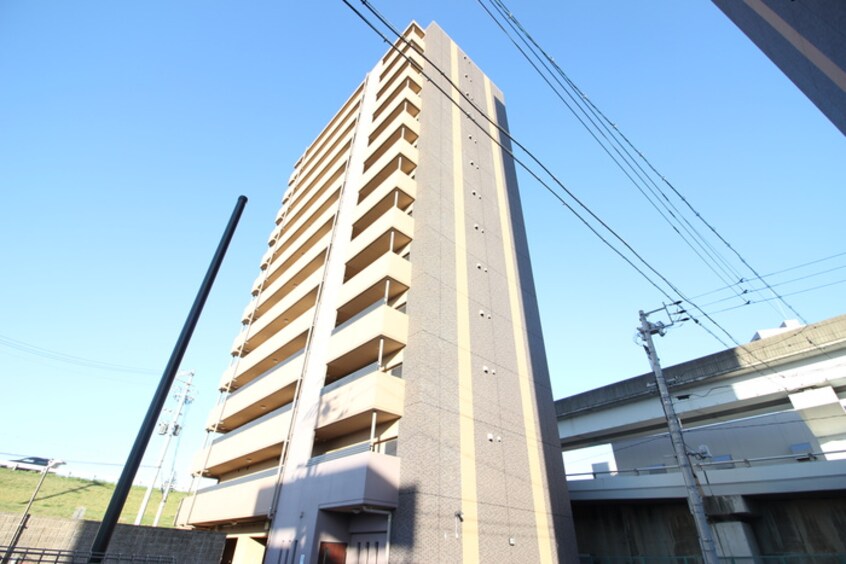 外観写真 リバ－コ－ト砂田橋
