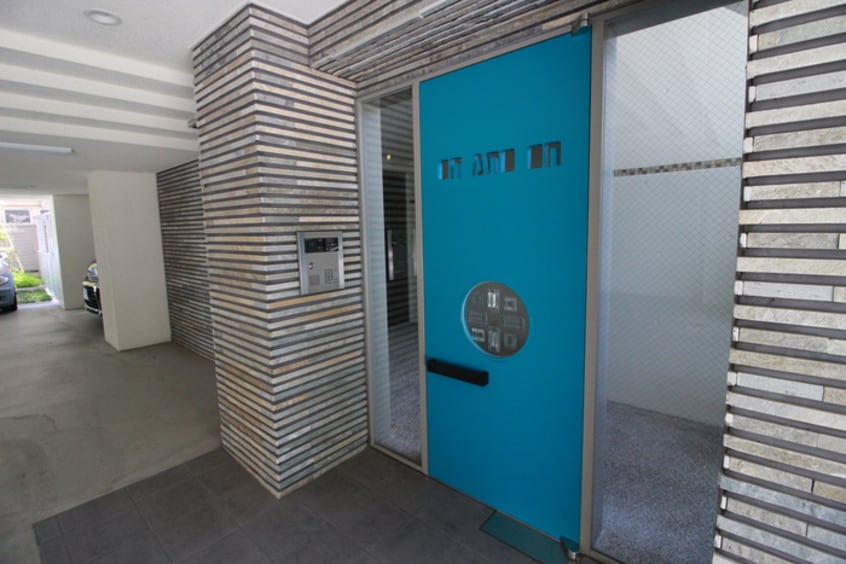 エントランス部分 ON AND ON