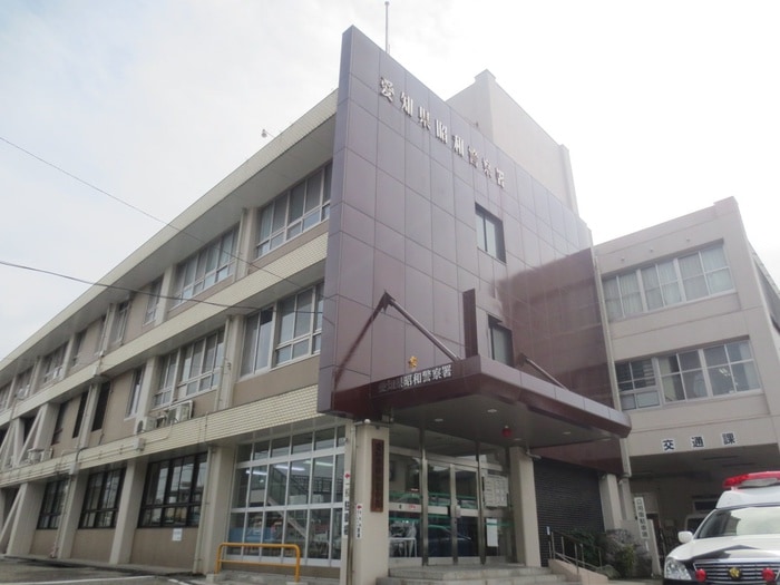 昭和警察署(警察署/交番)まで840m La Fille Gokiso