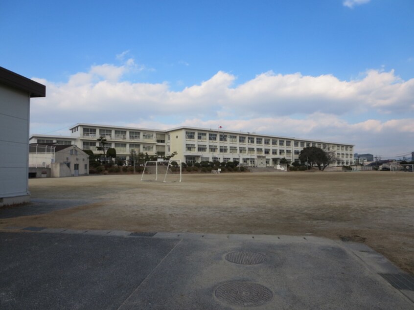 大林小学校(小学校)まで550m 第一板倉ﾏﾝｼｮﾝ