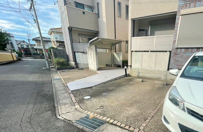 駐車場 サンティ－ル