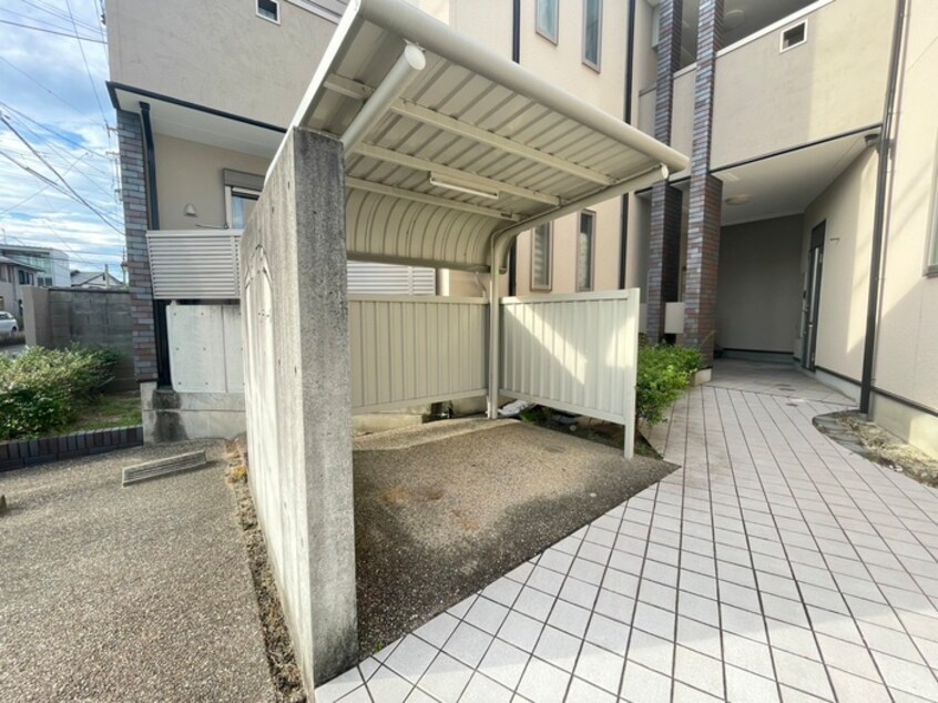 駐輪場 サンティ－ル