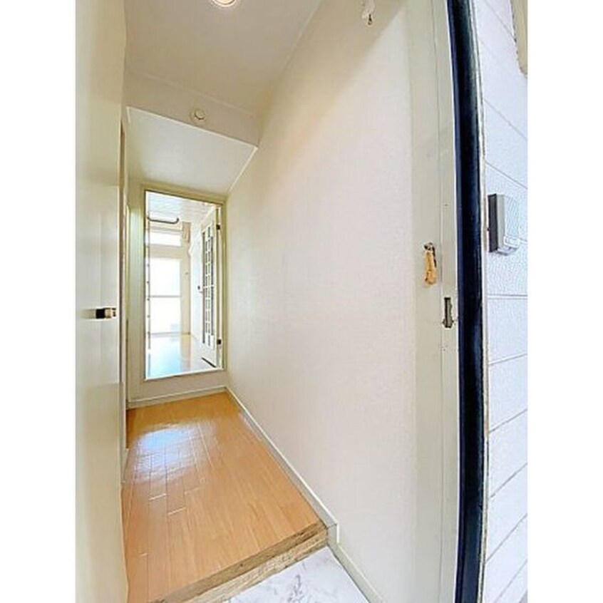 玄関 カーサ栄生