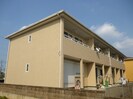 スマイルＭ＆Ｅ　西館の外観