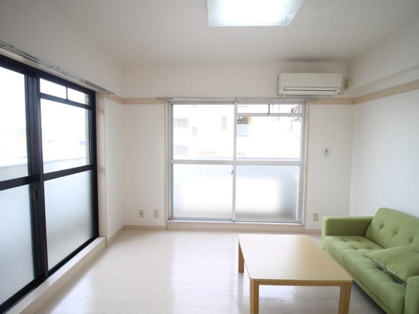 居室 ＰＲＯＸＹＳＱＵＡＲＥ植田西