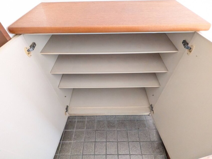 靴箱 シャイニング２