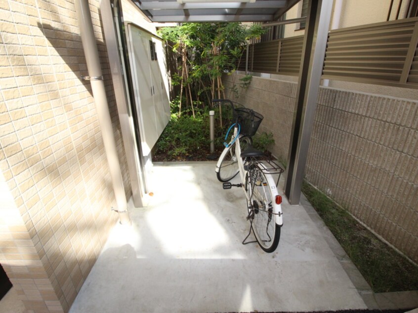 駐輪場 SunRise鶴舞