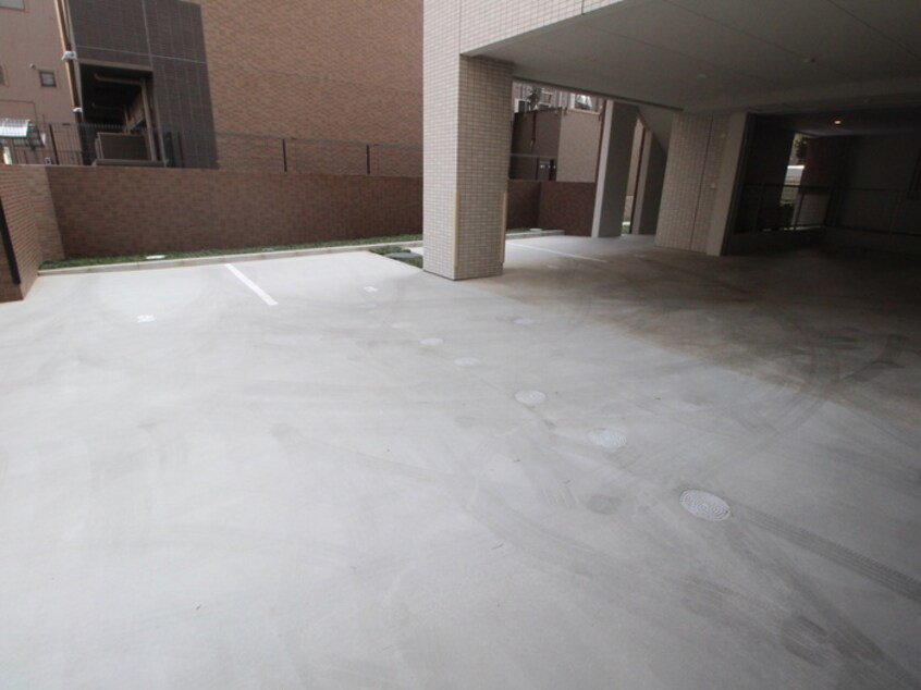 駐車場 リンパクマンション