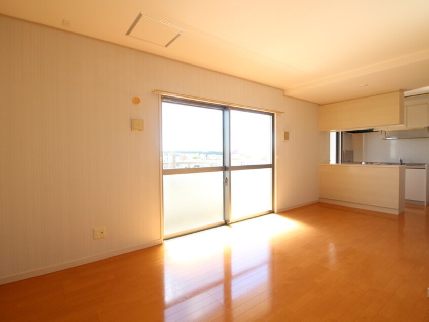 居室 ＣＥＮＴＲＡＬ　ＦＥＲＳ