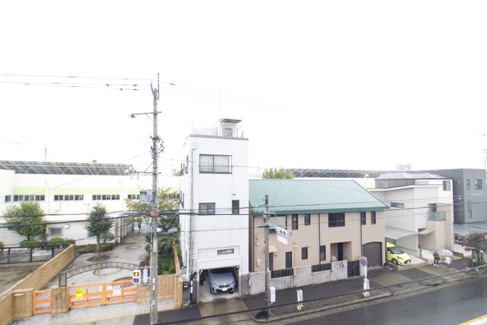 室内からの展望 日比野マンション