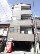 スリーハイツの外観