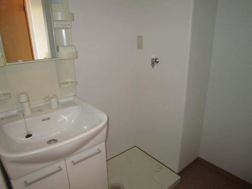 洗濯機置場 Ｌａｒａ　味鋺