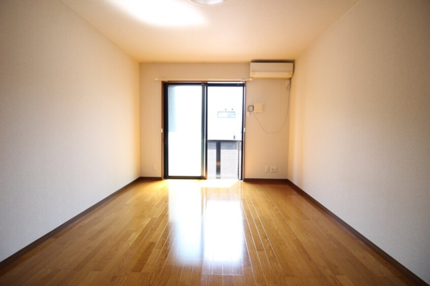 居室 アンプル－ルリ－ブルソレア－ド