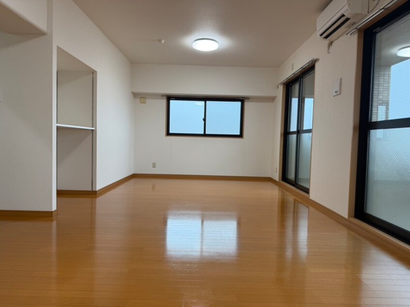 居室 フロイデ 一宮