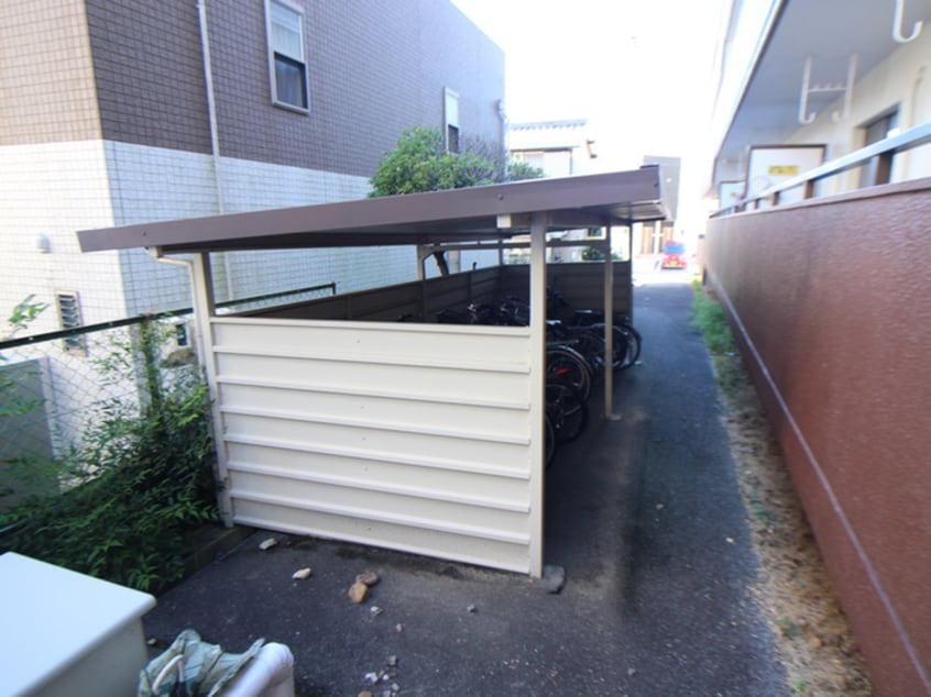 駐輪場 アイリス和志山