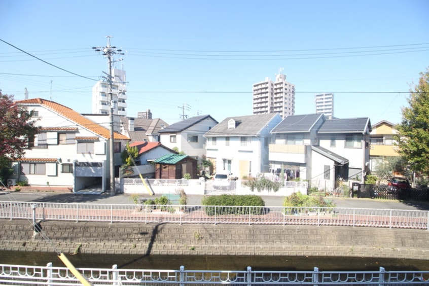 室内からの展望 Calm庄内通