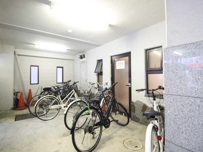 駐輪場 京屋ビル