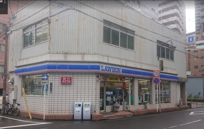 ローソン(コンビニ)まで270m ホワイトハウス