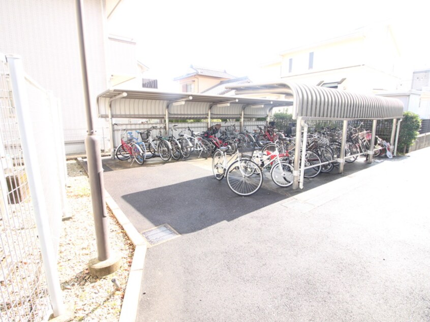 駐輪場 ウィステリア32