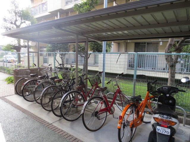 駐輪場 クレセント