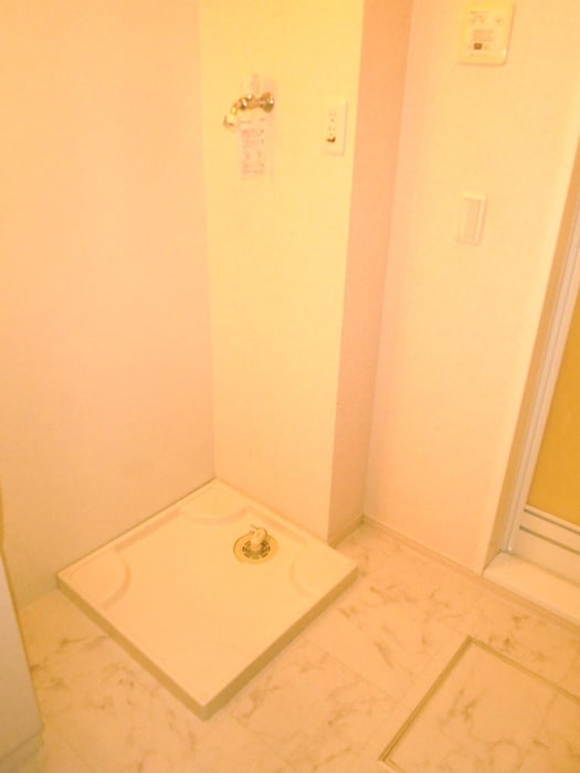 洗濯機置場 クレセント