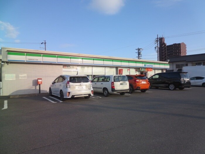 ファミリーマート中島新町四丁目店(コンビニ)まで390m コートシャイン