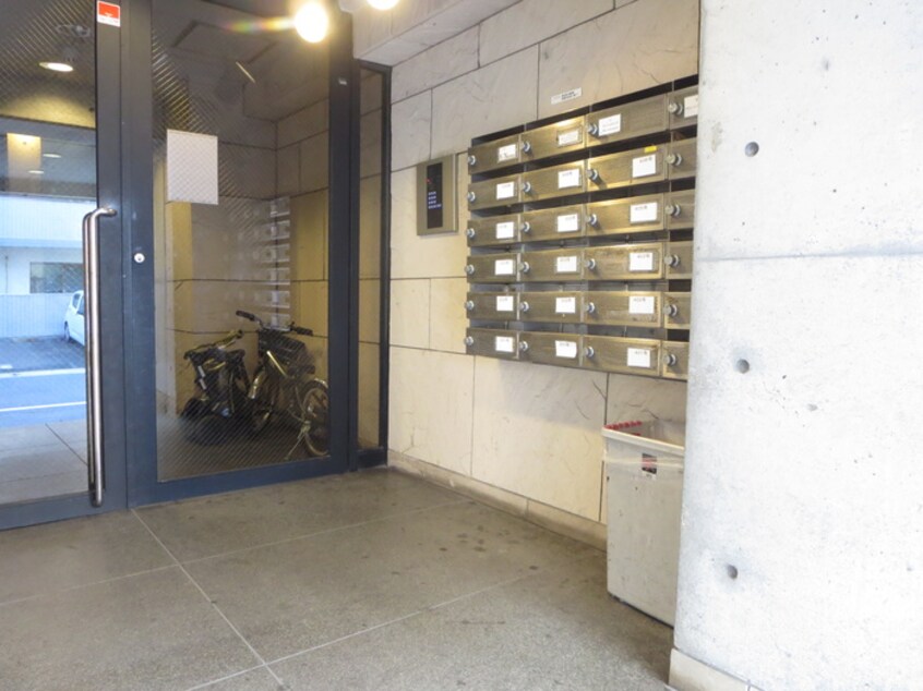 エントランス部分 スリ－アイランドビル藤が丘