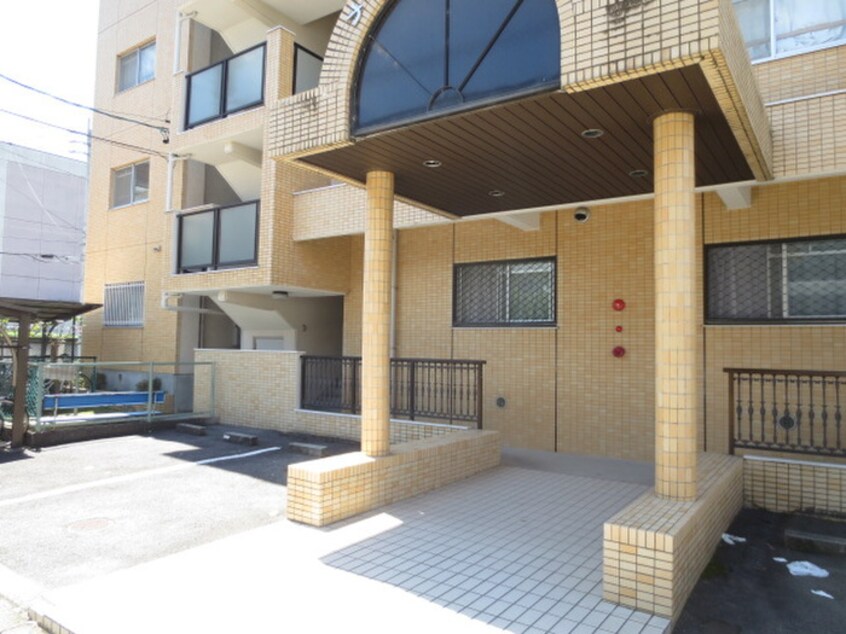 エントランス部分 メゾンドール小島