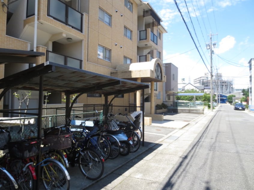 駐輪場 メゾンドール小島