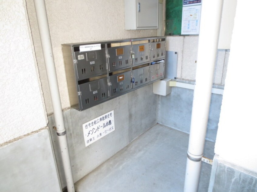 エントランス部分 メゾンドール小島