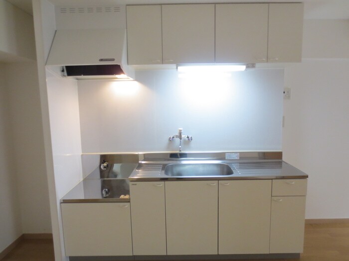 キッチン メゾンドール小島